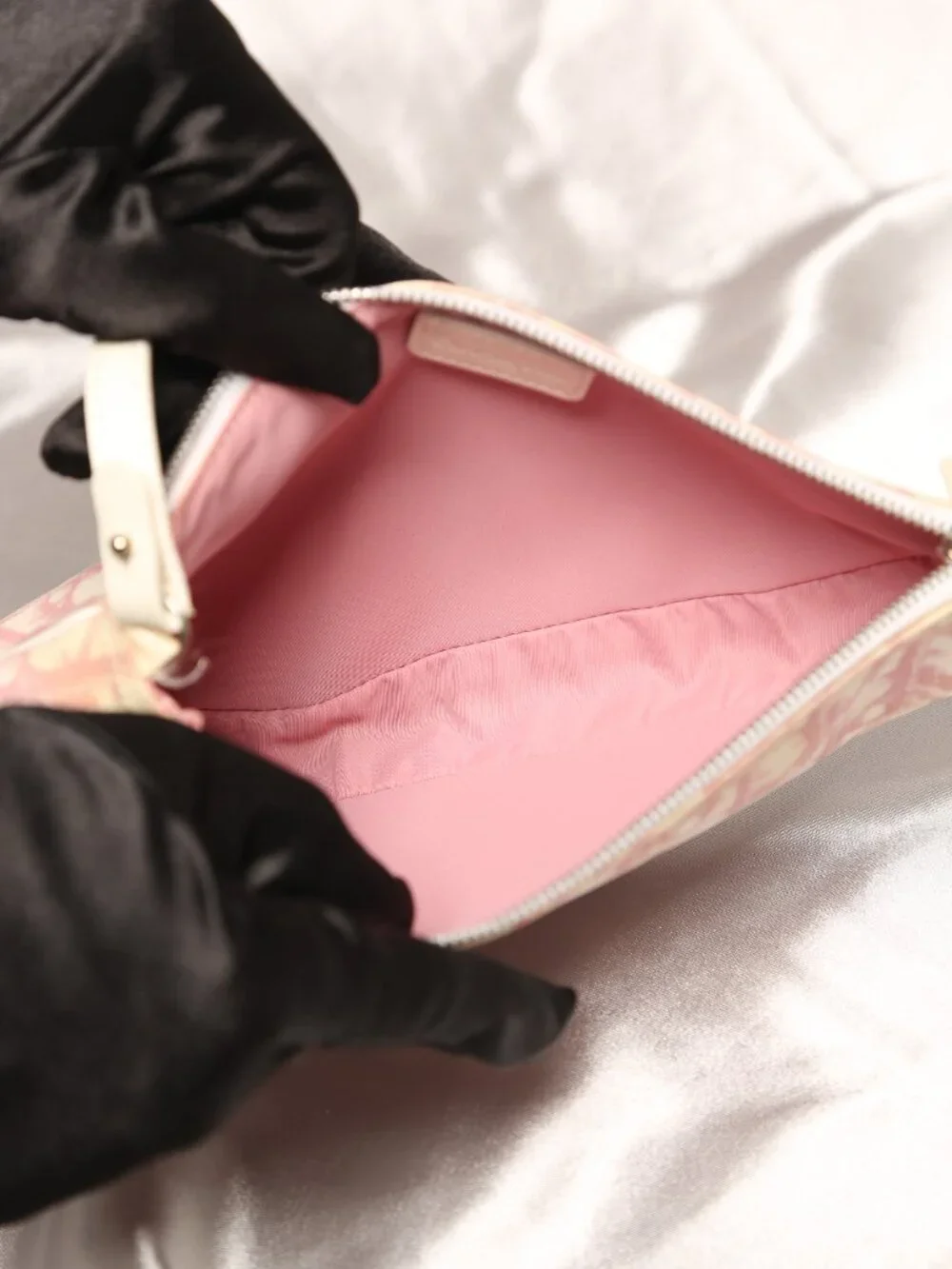 Y2K CHRISTIAN DIOR Pink Saddle Bag - Picture 10 of 11